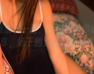 美女球迷的另一面：果团网带你享受高清分享，场下的对决简直燃炸！