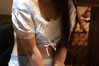 踏入ROSI和服，感受无圣光的美图，如同置身梦境。