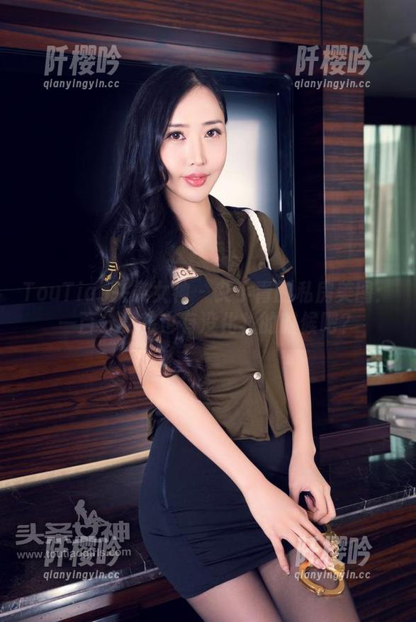 TouTiao头条女神 - 艾小青的私房美图：一百分女孩也有没化妆的时候吧？