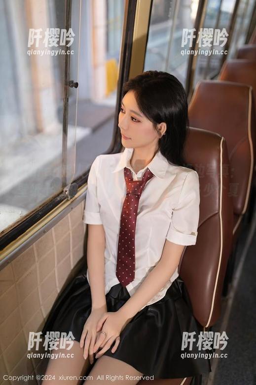 Xiuren秀人网-安妮Tess Xiuren秀人网 - 安妮Tess的海边写真:壁纸上,波光粼粼的背影究竟是多少个夏天?
