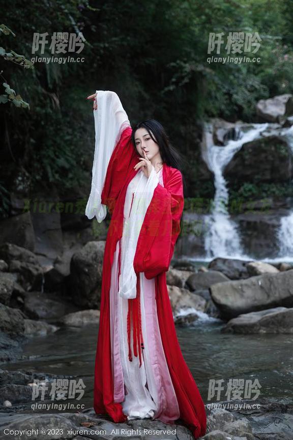 Xiuren秀人网 - 图库里的糯米NM女友，忍不住多看几眼啊！