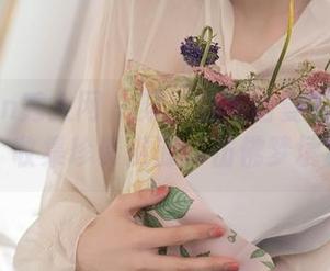 Xiuren秀人网 – 穿越到陈怡曼的婚纱美图里，收集珍贵资源，仿佛梦境成真！