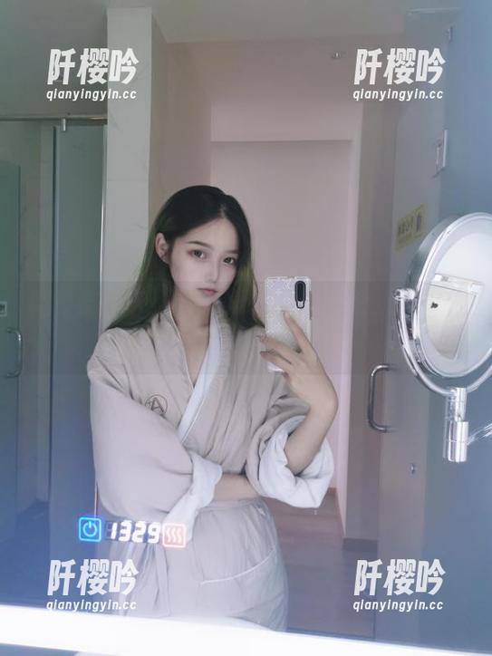 eloise软软 图库悄悄话:eloise软软的日常,哈哈哈哈不止一次!