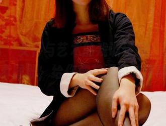 pans – 女仆与艺术的戏谑碰撞：英英的写真图册，给你意想不到的惊喜！