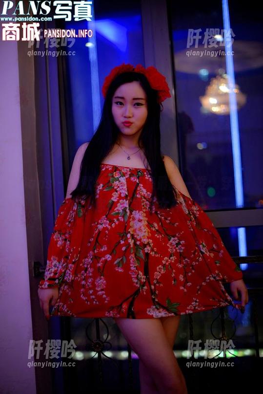 pans-默默 pans - 默默丝袜写真集最新一发:穿上它,你也能变成女神!