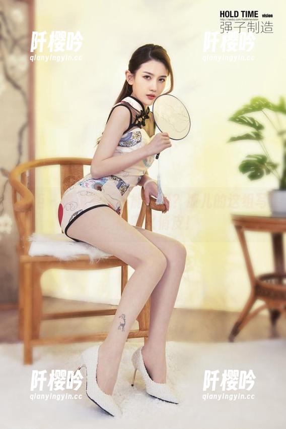 丽柜-凉儿 丽柜 - 谁说女王不能可爱?凉儿的这组写真,甜蜜又俏皮!