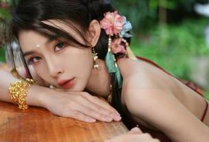 私房美图！余多多Dudu美脚，真的是能让人疯狂点赞的原因。