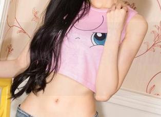 克拉女神 – YOYO的圣诞狂欢——最新套图更新，仿佛你也置身圣诞派对的那一刻！