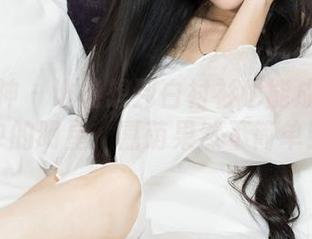 克拉女神 – 谁能想到白衬衫也能成为图库中的明星，嘉萌果然不简单！