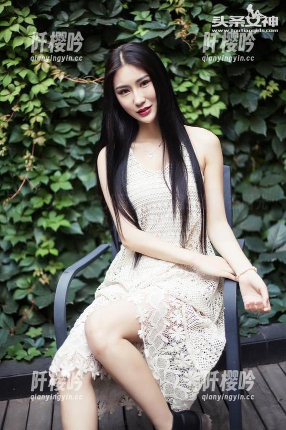 头条女神-易阳 头条女神 - 户外写真大作战:易阳在阳光下努力扮演时尚女神