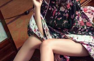 头条女神 – 你见过李梓熙的无圣光？篮球女神图包中的小细节真好玩！