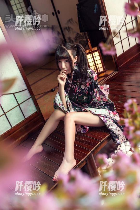 头条女神 - 你见过李梓熙的无圣光？篮球女神图包中的小细节真好玩！