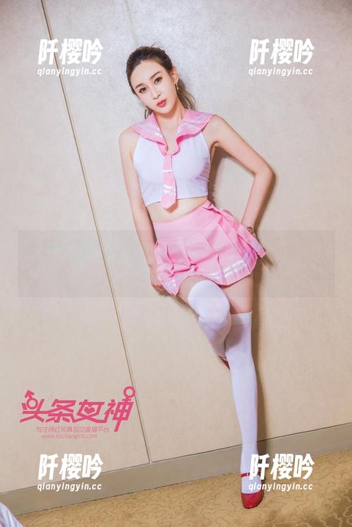 头条女神-琳琳 头条女神 - 琳琳的美足:每一寸都是资源,无法抗拒的诱惑。