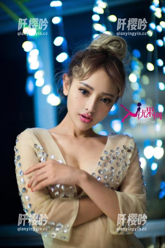 尤果网 - 芝芝Booty学姐的美图，让我深陷资源的诱惑中…