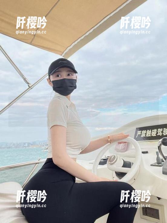 左公子666 微密圈 - 图片中的左公子666:斑点奶牛与无圣光的奇妙对话