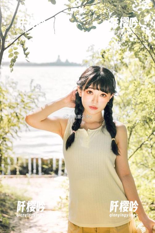 桃墨公子 嘿!桃墨公子更新了一组罗莎莉亚的写真,直击心房哦!