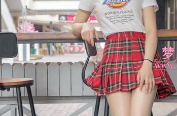 梦丝女神 – 更新啦！来看看玥玥网袜图包，居然可以这么美，真是离谱！