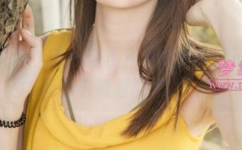 梦丝女神 – 在线直击！莹仙女浴室原图，酝酿着青春的气息。