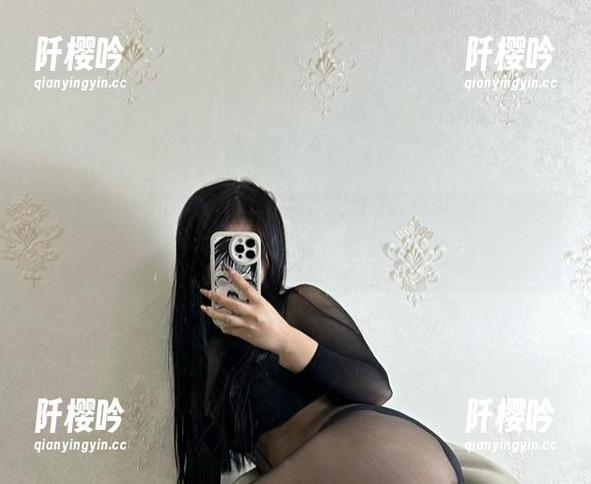 猪饲料 微密圈 - 猪饲料的双人专属美图,分享时光的甜蜜与幽默