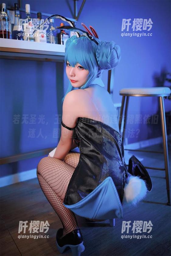 玉汇yuuhui 若无圣光,玉汇yuuhui的连衣裙照依旧迷人,图包里是不是藏了魔法?
