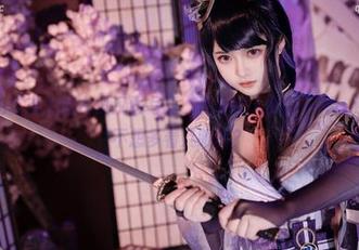 白莉爱吃巧克力的古风汉服写真，真是让人眼前一亮，还能忍住不想多看几眼吗？