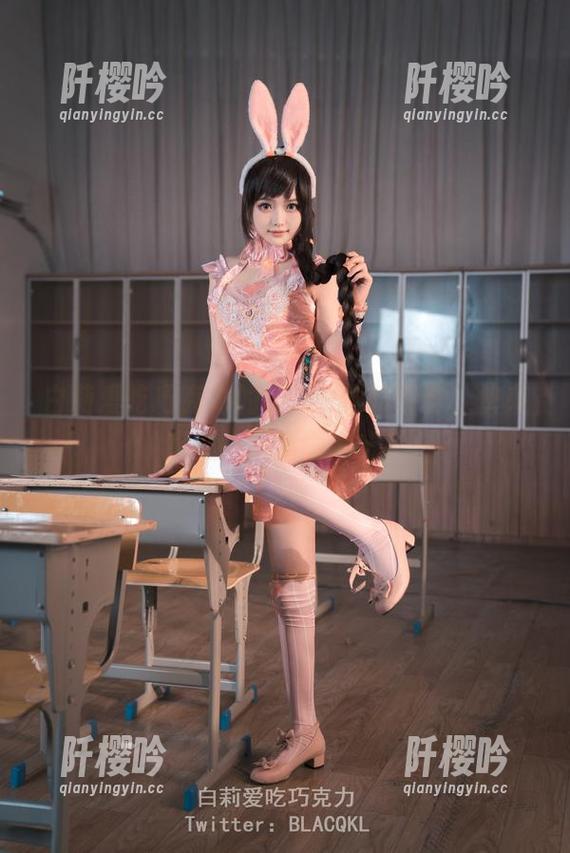 白莉爱吃巧克力的Miku福利写真，快来感受一下视觉冲击！