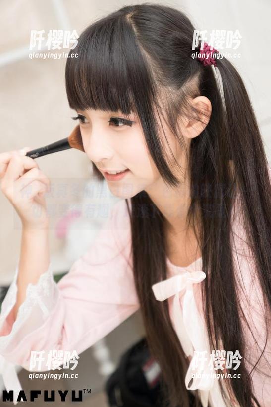 神楽坂真冬 神楽坂真冬的黑白图集:色彩的缺席让一切都变得有趣,速速下载看个究竟!