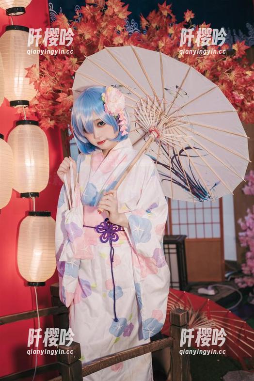 神沢永莉带你领略，粉色格子裙下的写真世界