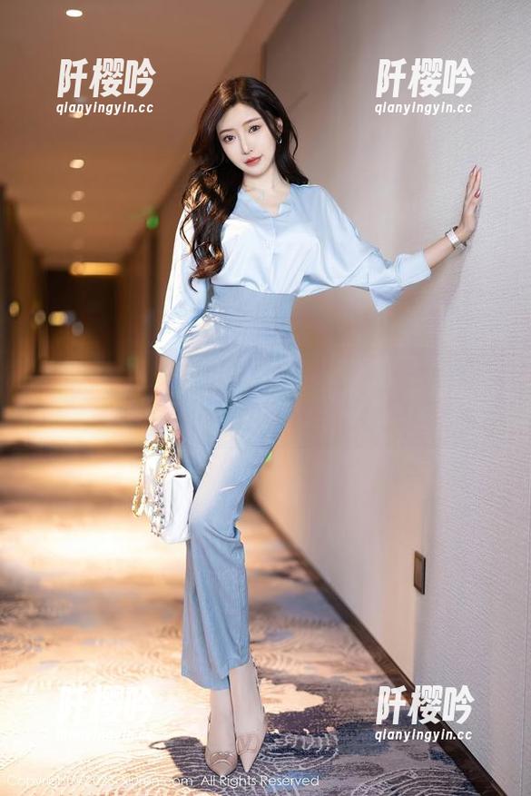 秀人网-Olivia童安琪 秀人网 - 你绝对想不到!Olivia童安琪和裤里丝的写真组合,来一发图包!