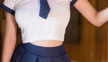 秀人网 – e宝小野猫最新写真集：吊带到位，心情UP到天上！能不能再晒就看你了！