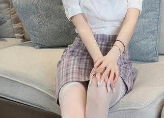 秀人网 – 伊小七MoMo最新写真集，探寻‘女友’风范的另一面！