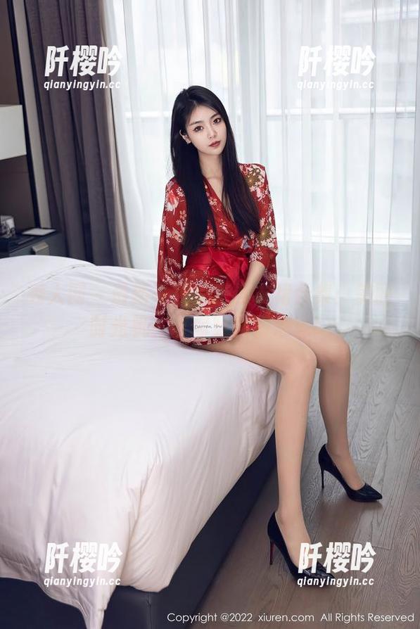 秀人网-千夜未来 秀人网 - 最新千夜未来连衣裙合集:美丽时光机,带你穿越到未来!
