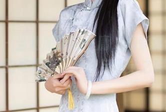 秀人网 – 当制服不再平庸，杨紫嫣Cynthia的写真集带你开启视觉之旅！