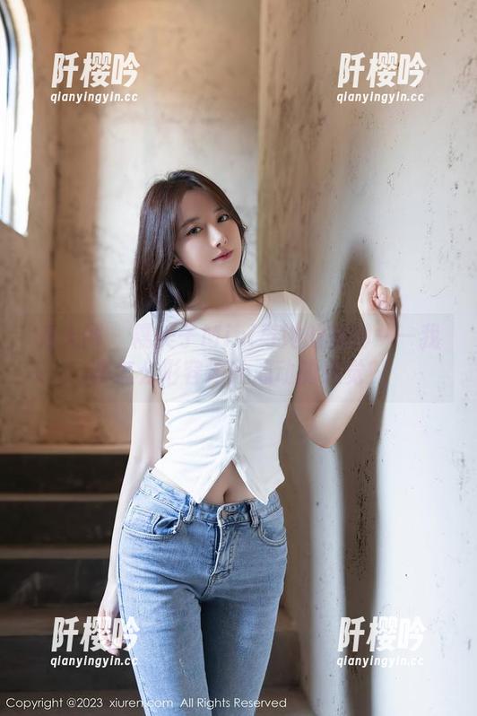 秀人网-糯美子Mini 秀人网 - 糯美子Mini与她的美脚——我该怎么形容这种心动的感觉?