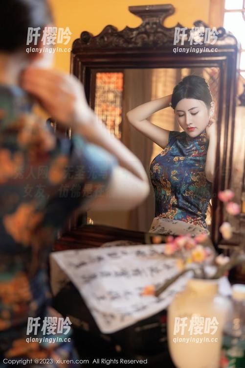 秀人网-陈雅漫VICKY 秀人网 - 无圣光写真中的陈雅漫VICKY与女友,仿佛是在偷偷分享心里的故事。