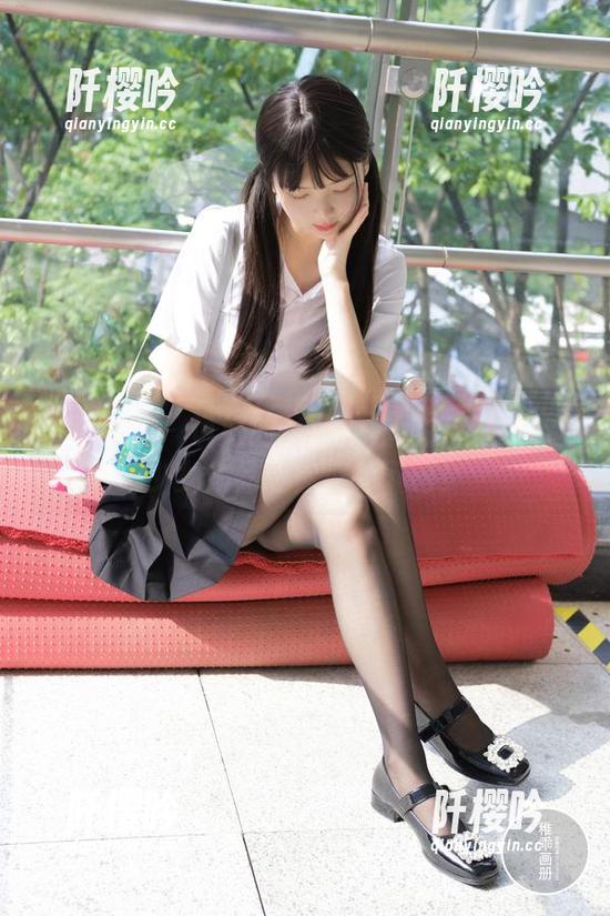 稚乖画册-赤西夜夜 稚乖画册 - 说好的免费?赤西夜夜的初音少女作品让你惊掉下巴!