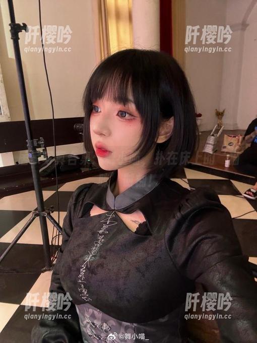 舞小喵 居家写真合集:舞小喵,扑在床上的‘猫咪’时刻!