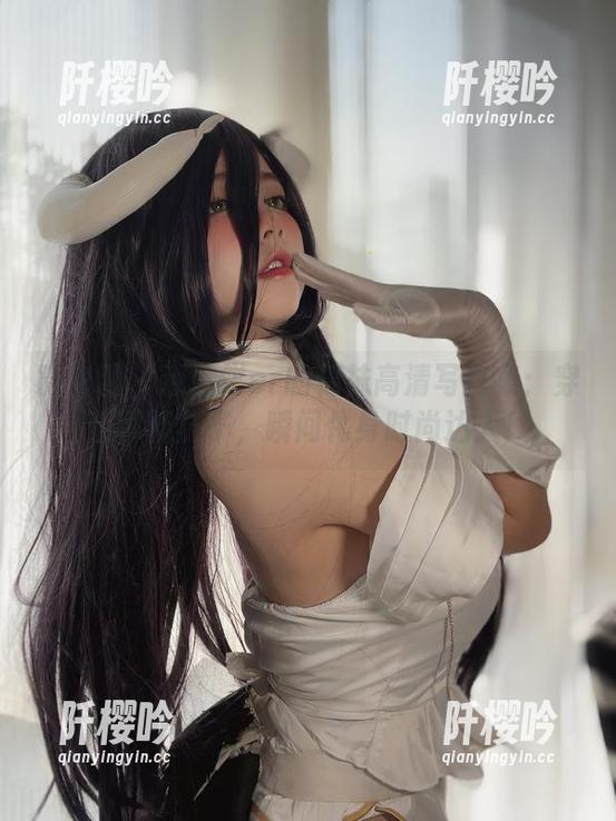 葱油饼er 微密圈 - 葱油饼er的棉袜高清写真集:穿上那双袜子,瞬间化身时尚达人!