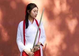 蜜桃社 – 初月的体操服原图：我觉得她的每一个姿势都能瞬间征服我的心！