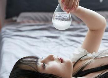 蜜桃社 – 职业装新解读，木奈奈的套图分享让你焕然一新