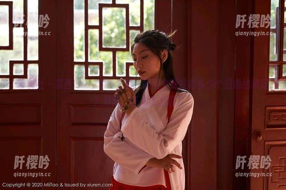 蜜桃社-露西Lucy 蜜桃社 - 露西Lucy瑜伽全套:原图中到底有多少个扭曲的瞬间?好吧,还是先别扭了。