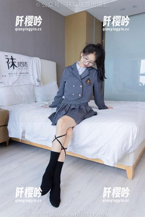 袜啵啵-奶油 袜啵啵 - 奶油的长靴图包,优雅与调皮完美融合