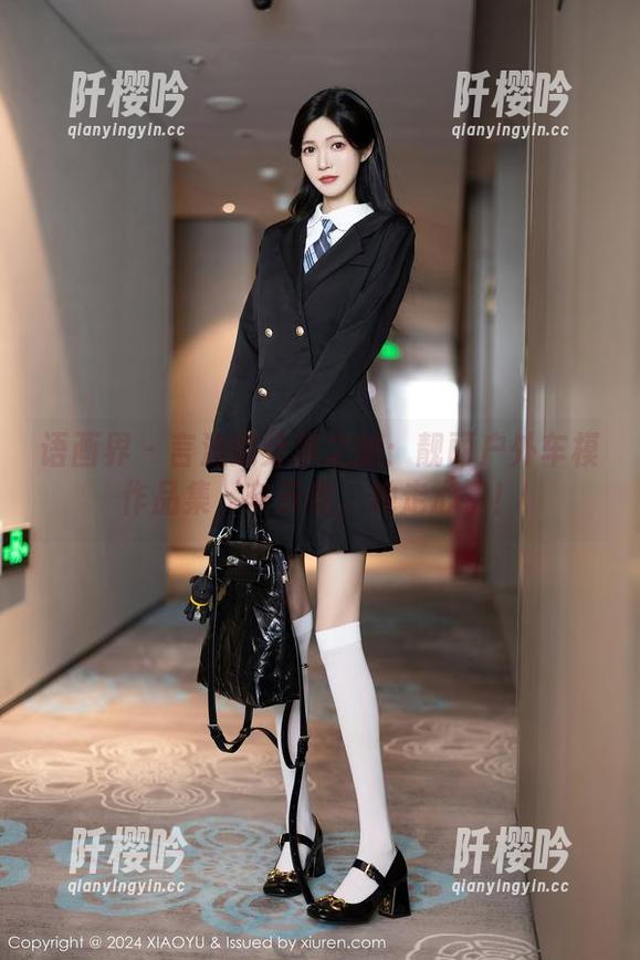 语画界 - 言沫的分享之旅：靓丽户外车模作品集，车开着，她走心着！