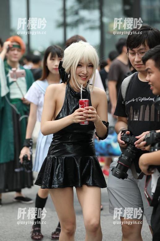 魔镜街拍-艾小青 魔镜街拍 - 跟着艾小青:私拍写真中的妹妹,是我没见过的另一个世界。