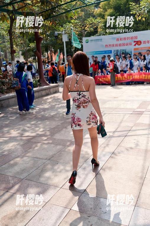 魔镜街拍 魔镜街拍:福利原图里的运动系甜美女生,简直让人眼前一亮,不信你试试!