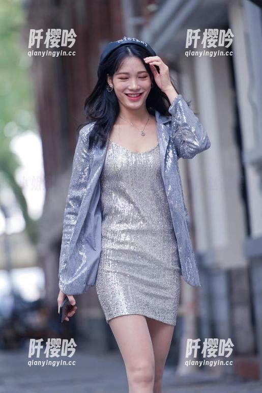 小姐姐的私拍：在魔镜街拍里，肉丝高跟，谁能抵挡得了？
