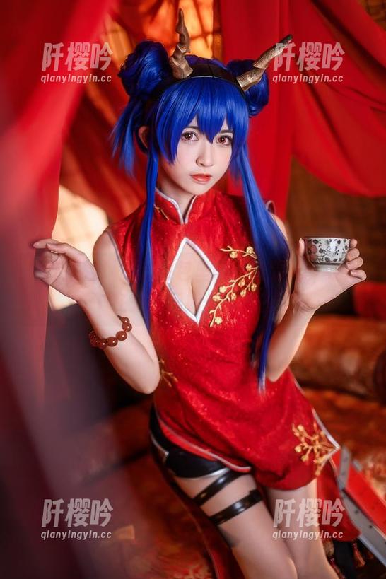 鳗鱼霏儿 户外探险!全套图包里的鳗鱼霏儿,貌似在教我们如何撩风?